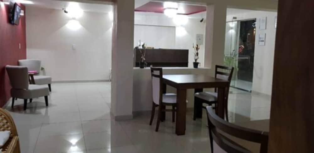 Iguazu Urban Hotel Express Puerto Iguazú Extérieur photo